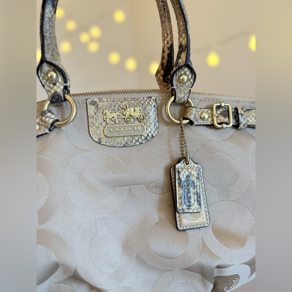 Coach Madison Signature satchel - Picture 2 of 6